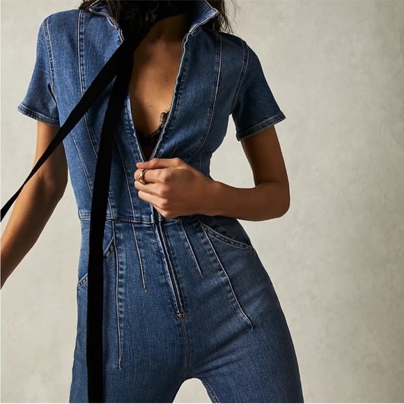 ๐ Free People We the Free Jayde Flare Denim Jumpsuit in Sunburst Combo ๐ฅSize M - Picture 4 of 8